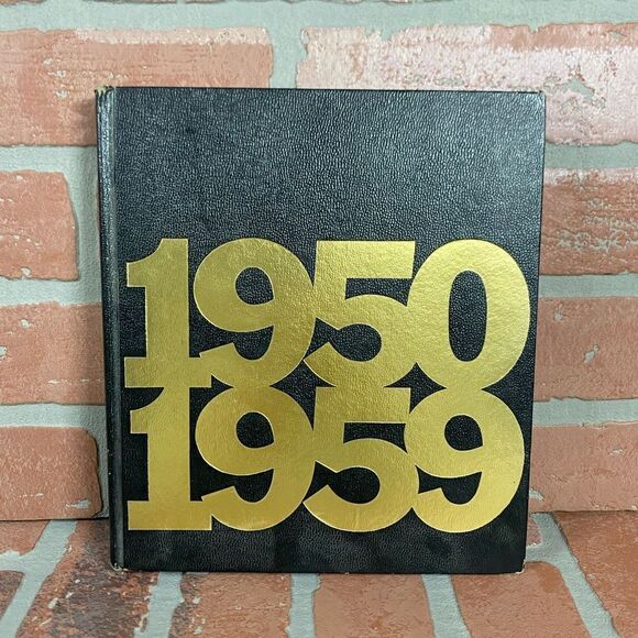 The Golden Age Of Pro Football 1950-1959, First Printing 1974 National Football - Picture 1 of 6